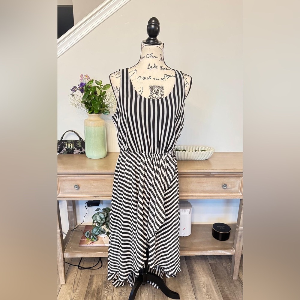 Elle Black & White Vertical Striped Sleeveless Midi Dress